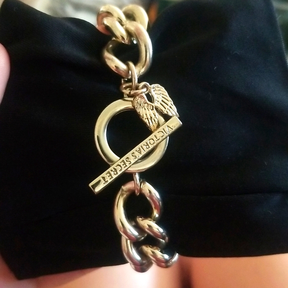 Victoria Secret Chain Link Bracelet - Picture 4 of 6